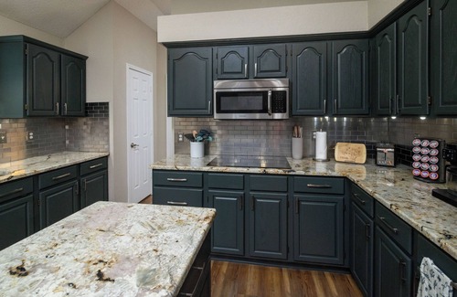 McKinney House | Family-Friendly Stay in Quiet Area w/Pool Table