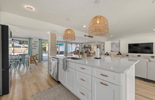 South Poinsettia House | Family Fun House near Siesta Key