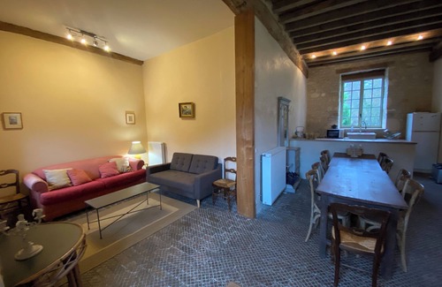 Accolay Cottage | Family gîte in the grounds of a historic monument - Burgundy Chablis -11 pers