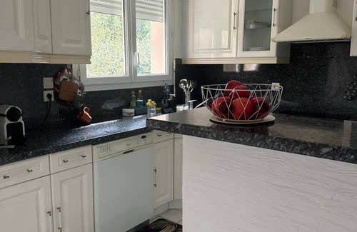 Saint-Vivien-de-Medoc House | Family home