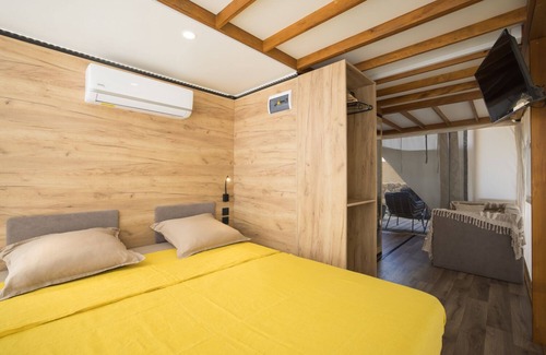 Castillon-du-Gard Other | Family holiday property up to 20p with gites 2kms from the Pont du Gard