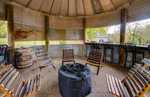 Bloomfield House | Family Holiday Cabin in Kentucky with Hot Tub!