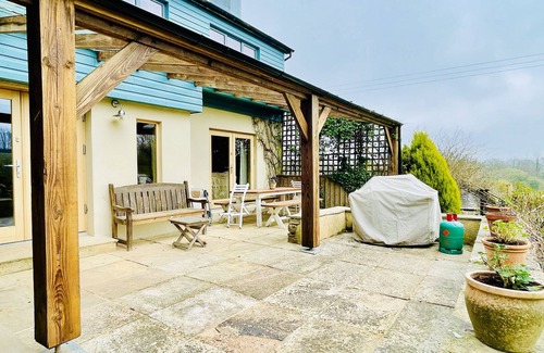 Totnes House | Family home, tranquil setting, abundant wildlife