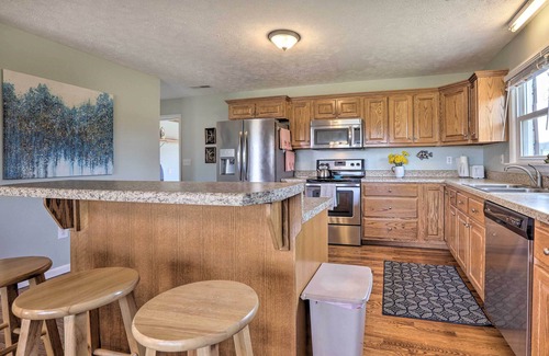 Monticello House | Family Home w/Deck, 2 Mi to Lake Cumberland