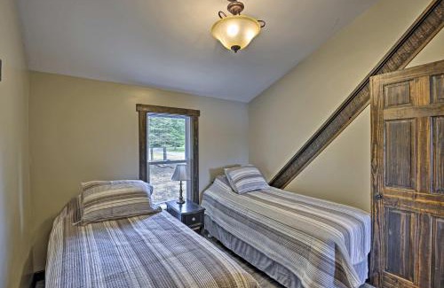 Tully House | Family Lake and Ski House with Paddleboards and Fire Pit