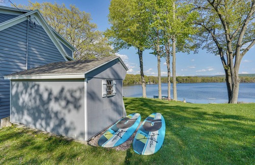 Tully Cottage | Family Lake & Ski House w/Paddleboards & Fire Pit