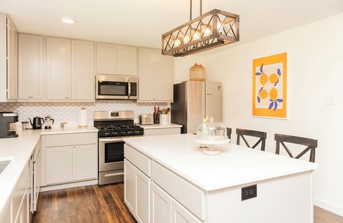 The Colony House | Family & Large Group - Backyard Heaven, Game room, Mini Golf, Private Pool