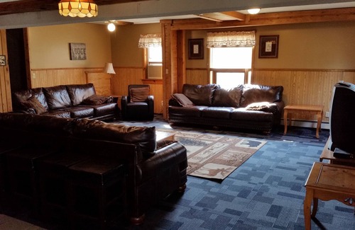 Emily Cabin | Family Lodge - 12~BR with 7~BA - Great for Reunions!