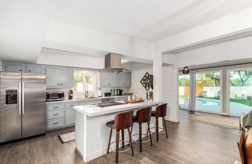 Casas Adobes House | Family luxury centrally located: Pool & Game Room