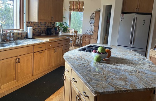 Elk Springs House | Family mountain home on 3 acres. 3,700 SF.