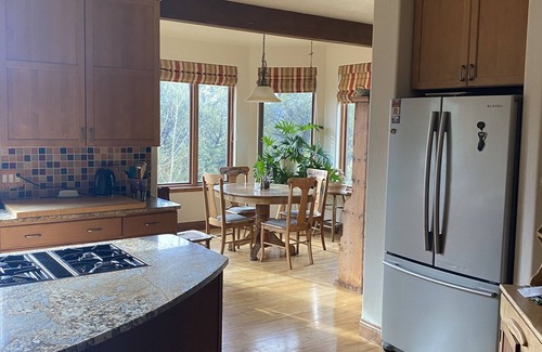 Elk Springs House | Family mountain home on 3 acres. 3,700 SF.