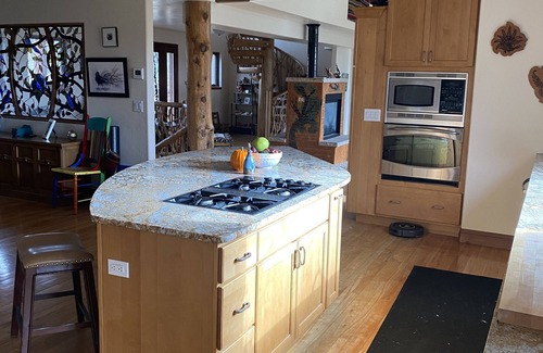 Elk Springs House | Family mountain home on 3 acres. 3,700 SF.