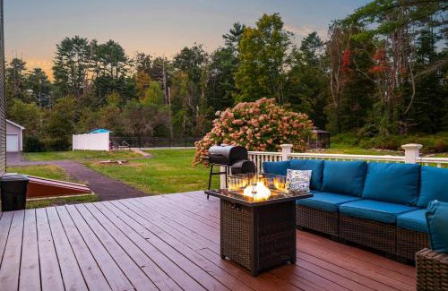 Sparrow Bush House | Family Oasis Pool Firepit Creek Near Delaware