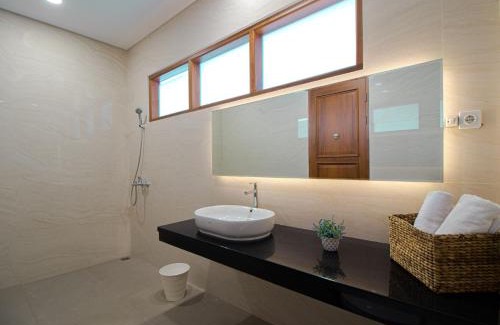 Bandung Villa | Family Only Villa Private Pool with City View - De Reiz Ara Syariah 4BR