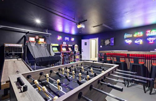 Richardson House | Family Platinum Escape with Heated Pool and Gameroom