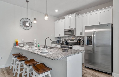 Kissimmee House | Family Retreat w/Pool, Lake View & Disney Nearby – 5BR Storey Lake Getaway