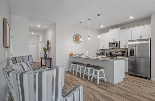 Kissimmee House | Family Retreat w/Pool, Lake View & Disney Nearby – 5BR Storey Lake Getaway