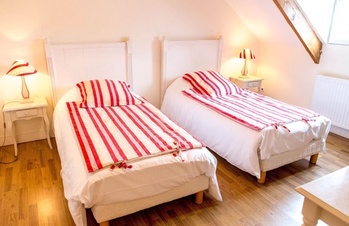 Guilly Bed & Breakfast | Family room in serene Loire setting