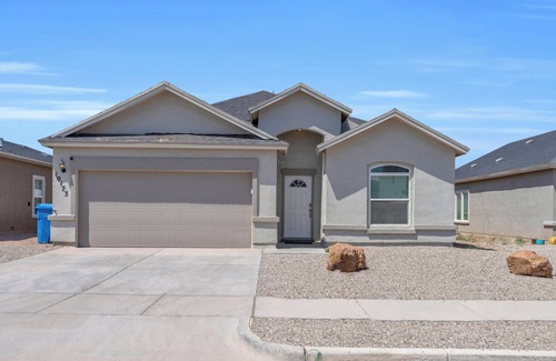 Socorro House | Family size home 5 minutes to I-10, shops, and food places!