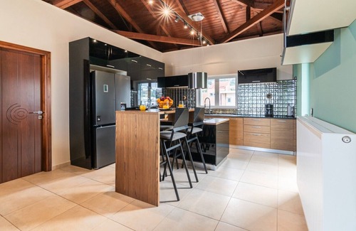 Chania Town Apartment | Family-sized delightful apartment, close to all comforts and facilities