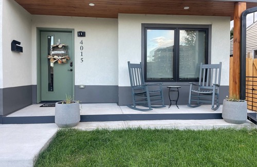 Sunnyside House | Family-sized townhouse with beautiful view of the city!