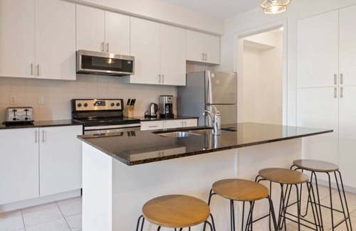 The Blue Mountains Villa | Family Townhome at Blue with Resort Shuttle