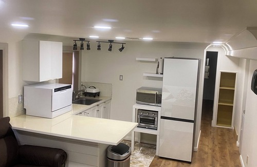 Farmington Apartment | Fancy Mother-in-Law Suite! 1 month minimum.