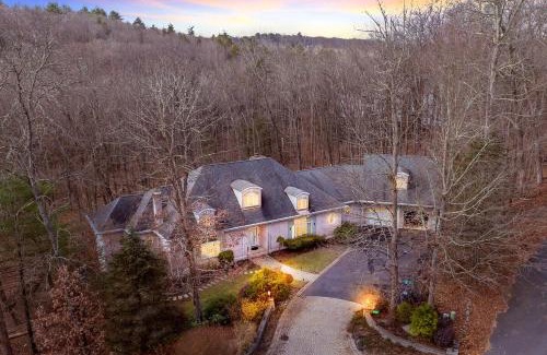 East Stroudsburg House | Fancy Poconos Castle Indoor MEGA 10plus Hot Tub