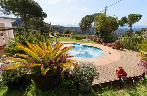 Sant Cebria de Vallalta Villa | Fantastic pool, garden and great views. Free wifi, a/c