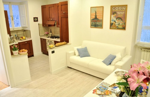 Monti Apartment | *Fantastic* 2 Bedroom Apartment In Center Of Rome. Beautifully Remodeled!