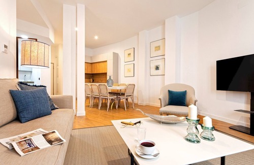 Historical Center Apartment | Fantastic 3 bd apartment in the heart of Seville. Goyeneta