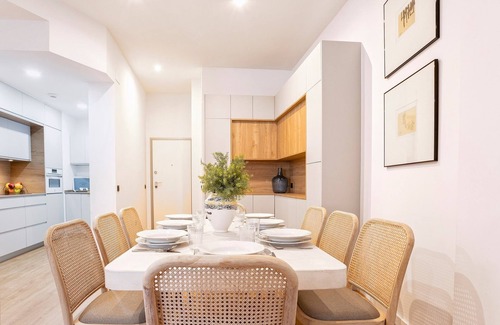 Historical Center Apartment | Fantastic 3 bd apartment in the heart of Seville. Goyeneta
