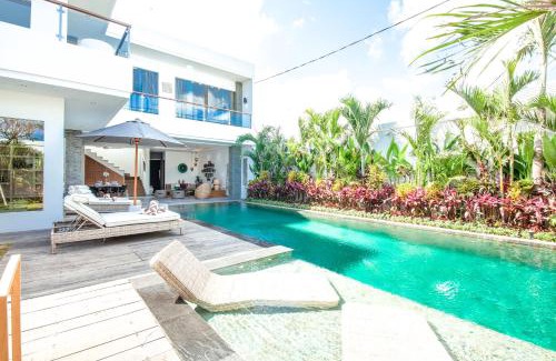 Berawa Villa | Fantastic 4 Bd 5mins Stroll To Finns Beach