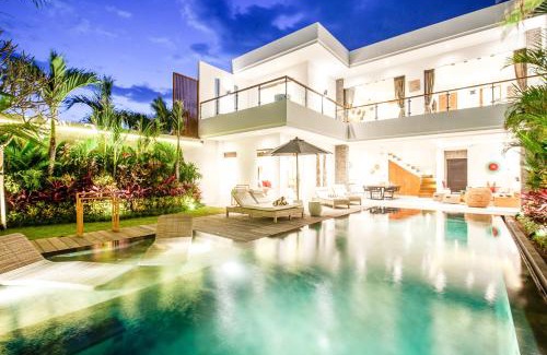 Berawa Villa | Fantastic 4 Bd 5mins Stroll To Finns Beach