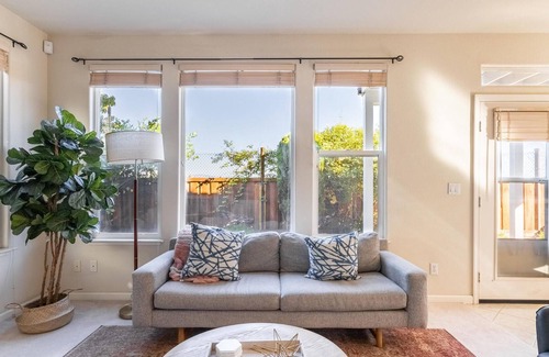 Newark House | Fantastic 4BR House in Newark w/ Outdoor Area