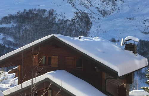 Les Menuires Ski Chalet | Fantastic Chalet with sauna, 120m From piste in the Three Valleys, Sleeps 12-14
