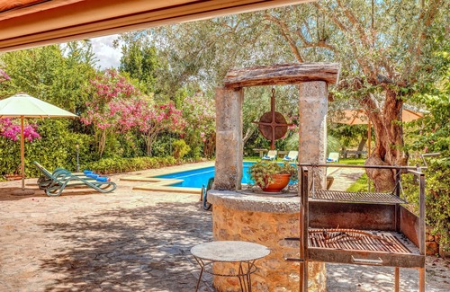 Buger Villa | Fantastic Country Estate with Pool, Garden, Terraces, Balcony & Wi-Fi; Parking Available, Pets Allowed