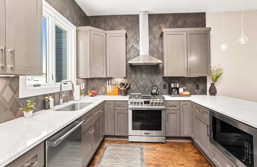 Buena Vista House | Fantastic Elegance Rooftop Views of Nashville!