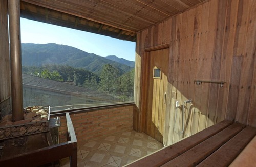 Centro House | Fantastic house, ofuro, sauna, gourmet area, view of alcantilado waterfall