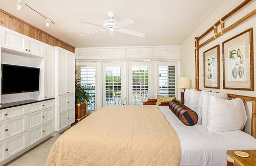 Key West Resort | Fantastic Location, Old Town Waterfront Galleon Resort+Amenities, 2-Bedroom