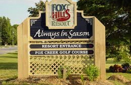 Mishicot Condo | Fantastic resort close to Lake Michigan beaches and 30 minutes from Green Bay