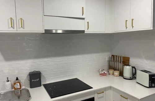 Mullumbimby Apartment | Fantastic views, comfortable beds. Close to Banya Bathhouse Spa & Crystal Castle