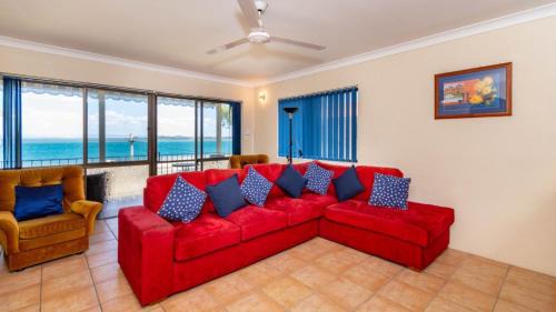 Bongaree House | Fantastic Views from this top floor unit!