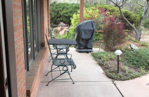 Ridglea Hills Apartment | Fantastic Views in east Boulder and Friendly Resident Owners