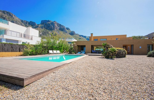 Betlem de Marina Villa | Fantastic villa in the first line of the sea in Beltem