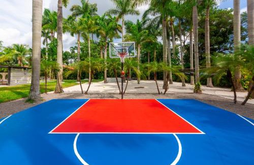 Golden Glades Villa | Fantastic Villa North Miami BY THE GLAMHOMES