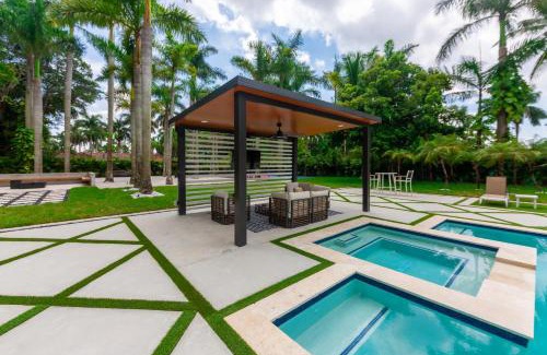 Golden Glades Villa | Fantastic Villa North Miami BY THE GLAMHOMES