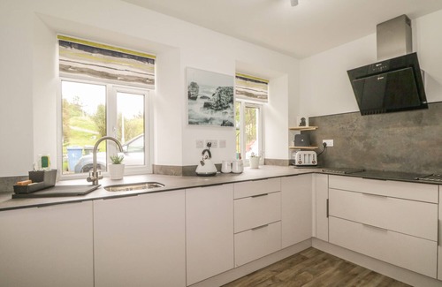 Foyers Cottage | FAODAIL GLENLIA, pet friendly, with open fire in Foyers