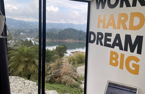 Guatape House | FARM BETWEEN PEÑOL AND GUATAPE. 3 JACUZZI AND 5 COMMON AREAS. AND SPECTACULAR VIEW.
