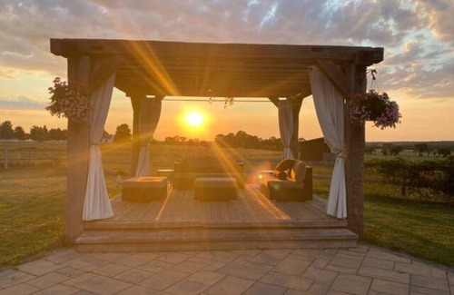 Minesing House | Farm House Oasis: Hot Tub, Ski Trails, sleeps 12